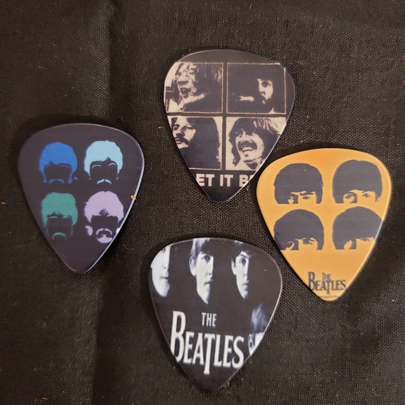 Beatles Guitar Picks - Picture 1 of 7